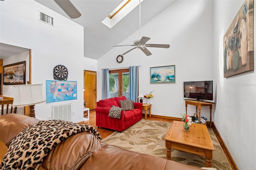 En Venta: $680,000 (6 camas, 5 baños, 3426 Pies cuadrados)