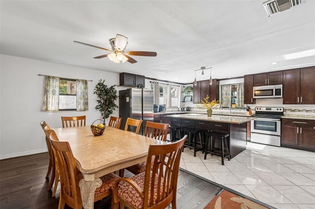 En Venta: $680,000 (6 camas, 5 baños, 3426 Pies cuadrados)