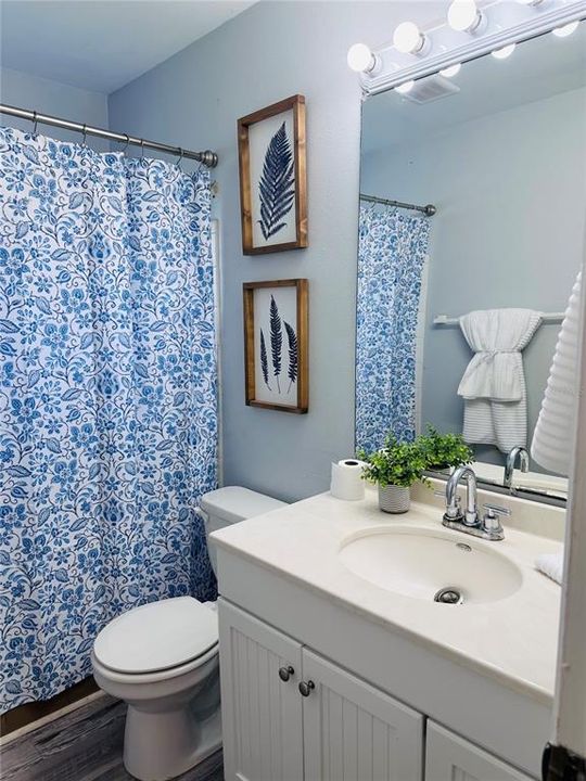 For Sale: $354,900 (3 beds, 1 baths, 901 Square Feet)