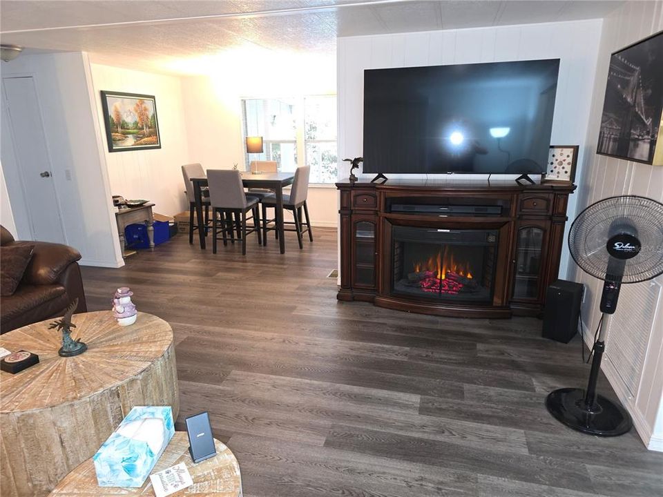 For Sale: $215,000 (3 beds, 2 baths, 1440 Square Feet)
