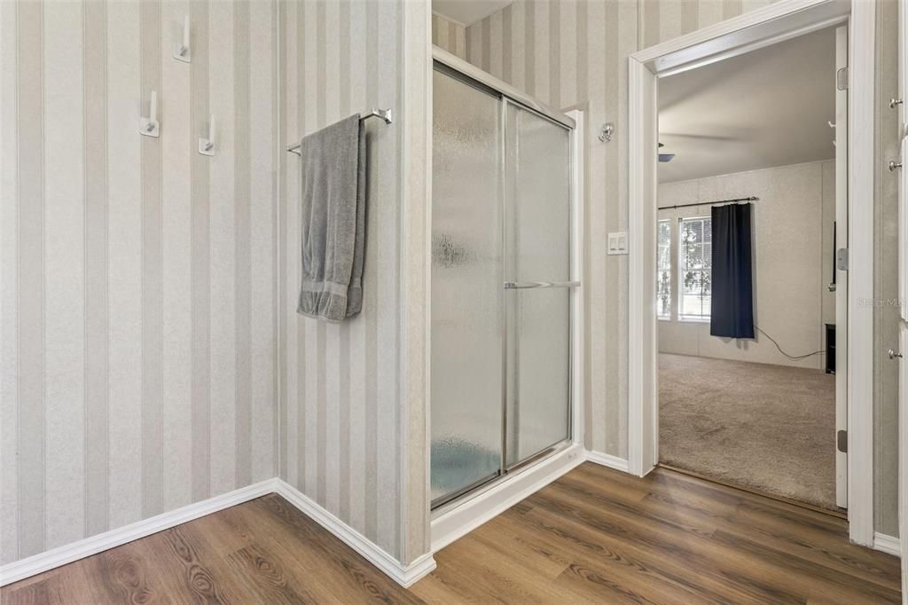 For Sale: $230,000 (3 beds, 2 baths, 1512 Square Feet)