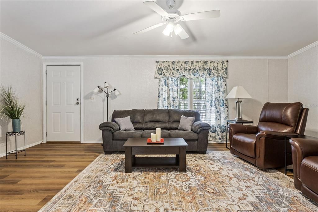 For Sale: $230,000 (3 beds, 2 baths, 1512 Square Feet)
