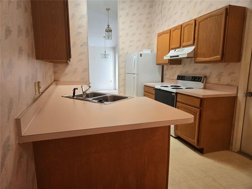 For Sale: $190,000 (2 beds, 2 baths, 1203 Square Feet)