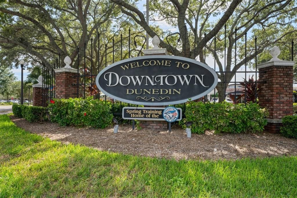 For Rent: $1,895 (1 beds, 1 baths, 576 Square Feet)