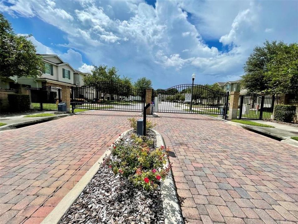 For Rent: $2,495 (3 beds, 2 baths, 1872 Square Feet)