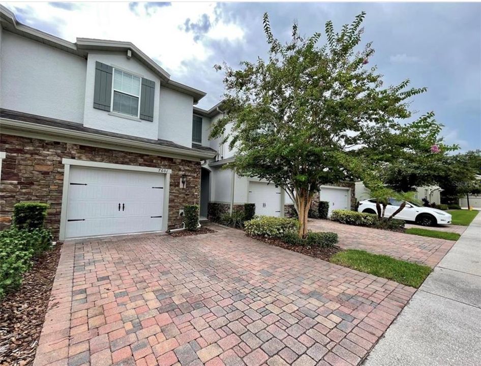 For Rent: $2,495 (3 beds, 2 baths, 1872 Square Feet)