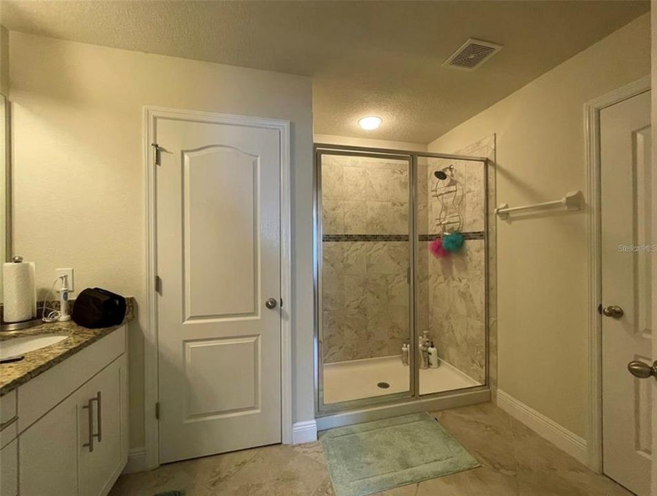 For Rent: $2,495 (3 beds, 2 baths, 1872 Square Feet)