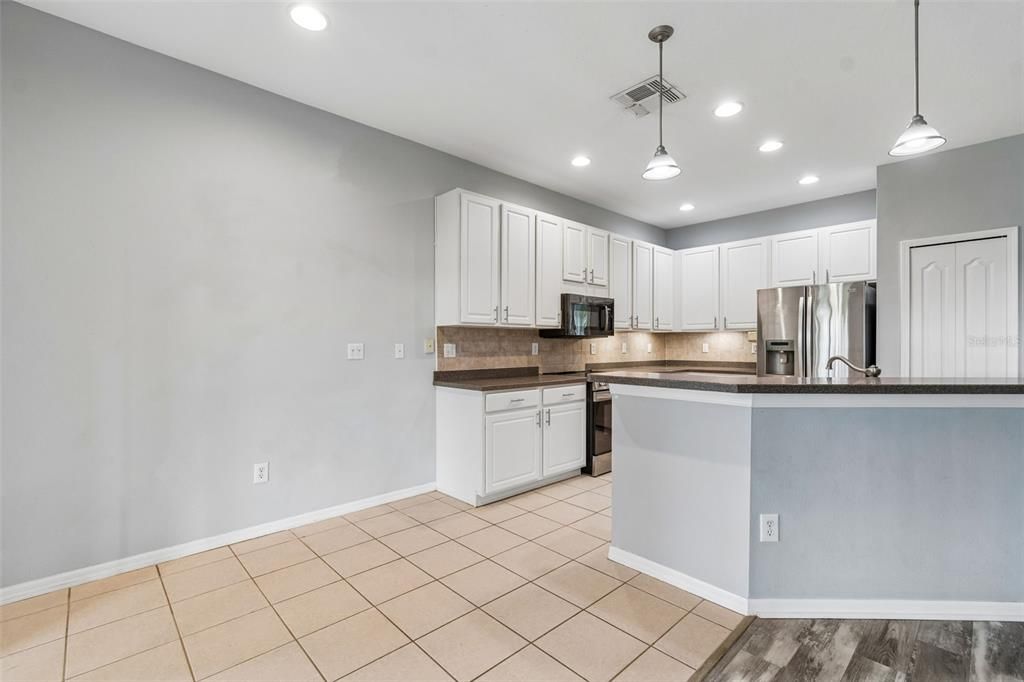 For Rent: $2,600 (3 beds, 2 baths, 1530 Square Feet)