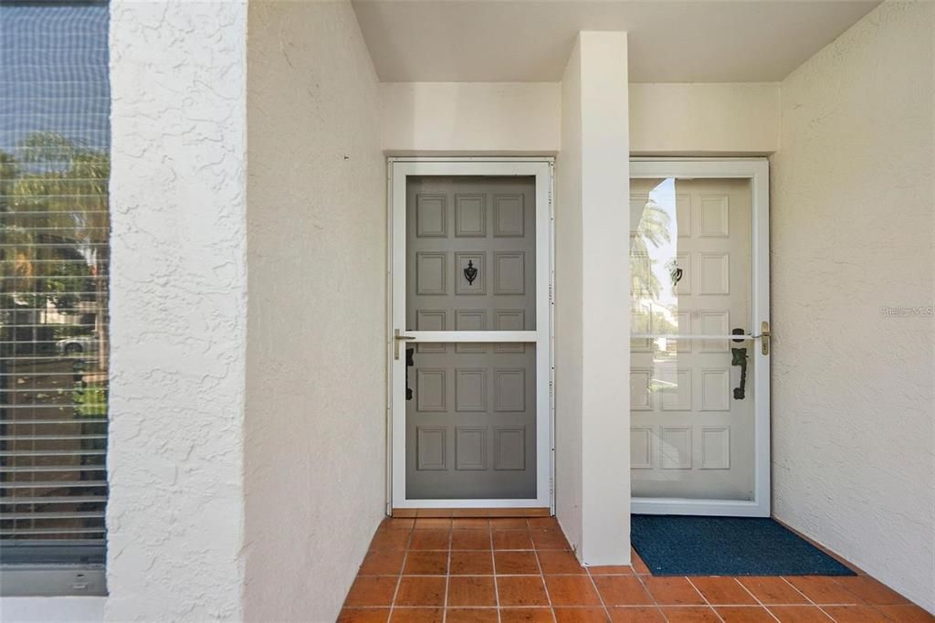 For Rent: $2,800 (2 beds, 2 baths, 915 Square Feet)