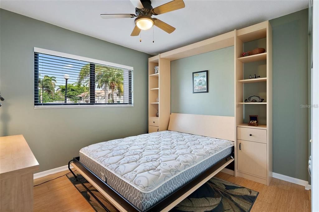 For Rent: $2,800 (2 beds, 2 baths, 915 Square Feet)
