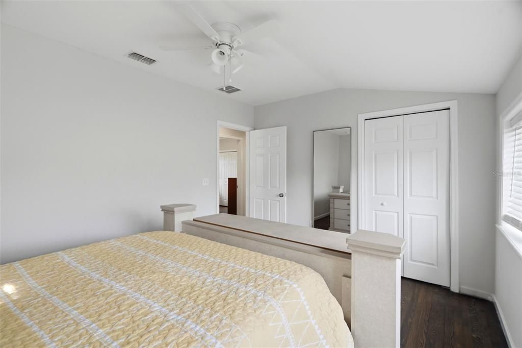 En Venta: $324,900 (4 camas, 2 baños, 1835 Pies cuadrados)