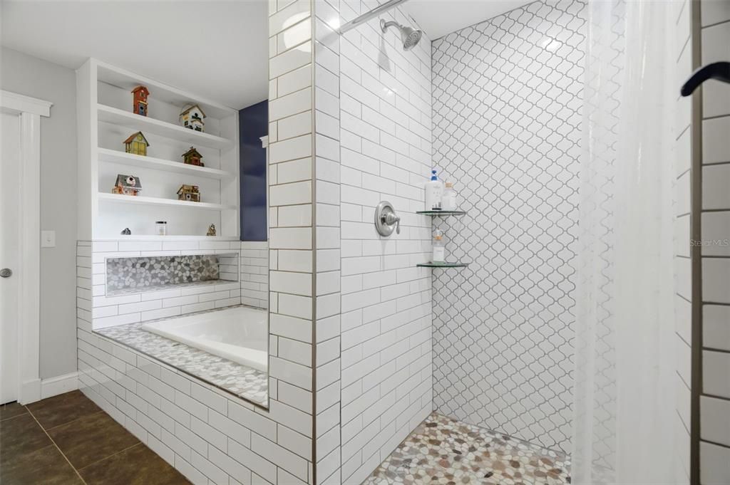 En Venta: $324,900 (4 camas, 2 baños, 1835 Pies cuadrados)
