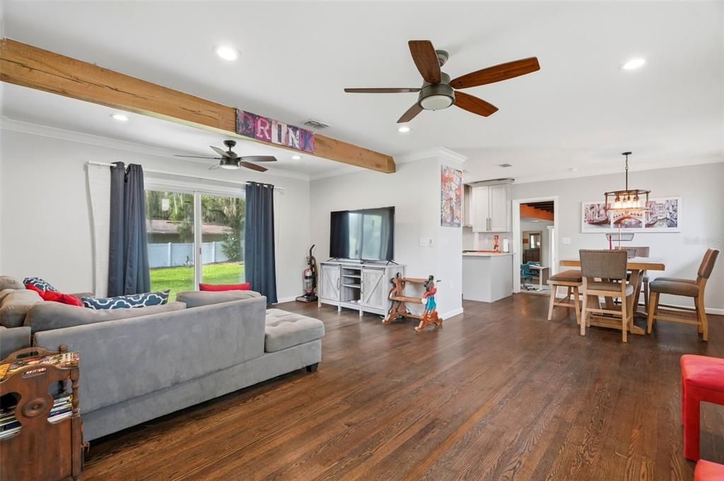 En Venta: $324,900 (4 camas, 2 baños, 1835 Pies cuadrados)