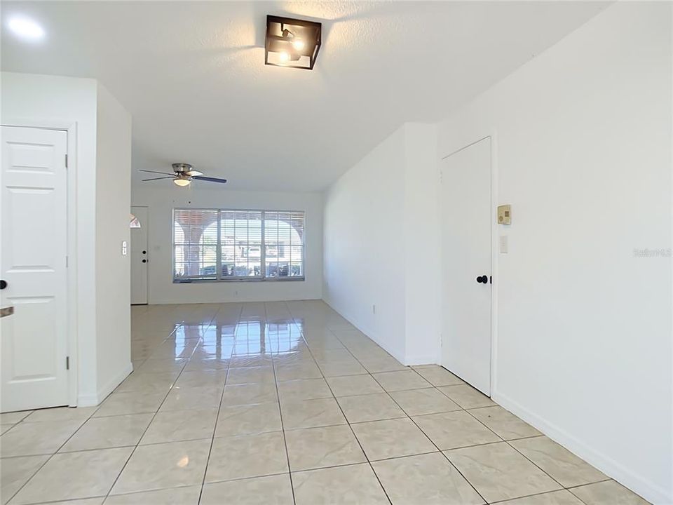 Active With Contract: $219,990 (3 beds, 2 baths, 1555 Square Feet)