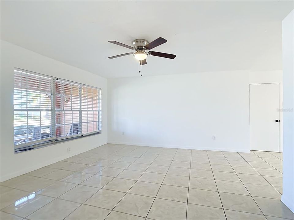 Active With Contract: $219,990 (3 beds, 2 baths, 1555 Square Feet)