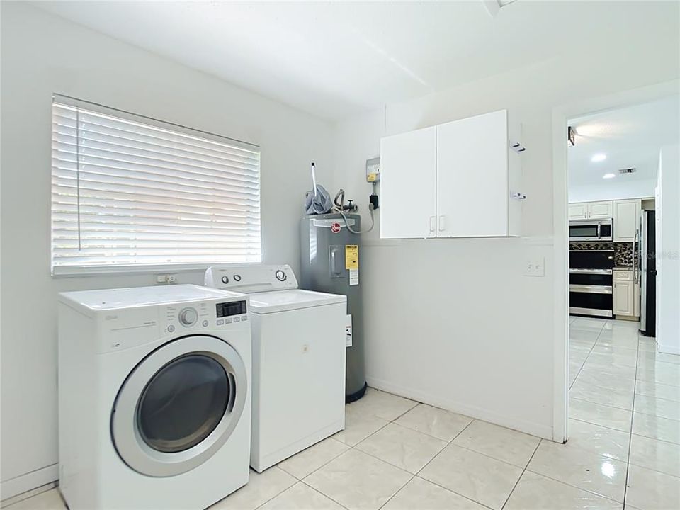 Active With Contract: $219,990 (3 beds, 2 baths, 1555 Square Feet)