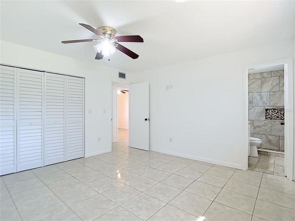 Active With Contract: $219,990 (3 beds, 2 baths, 1555 Square Feet)