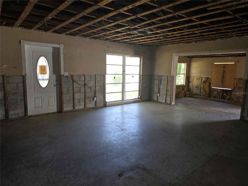 For Sale: $199,900 (3 beds, 2 baths, 1412 Square Feet)