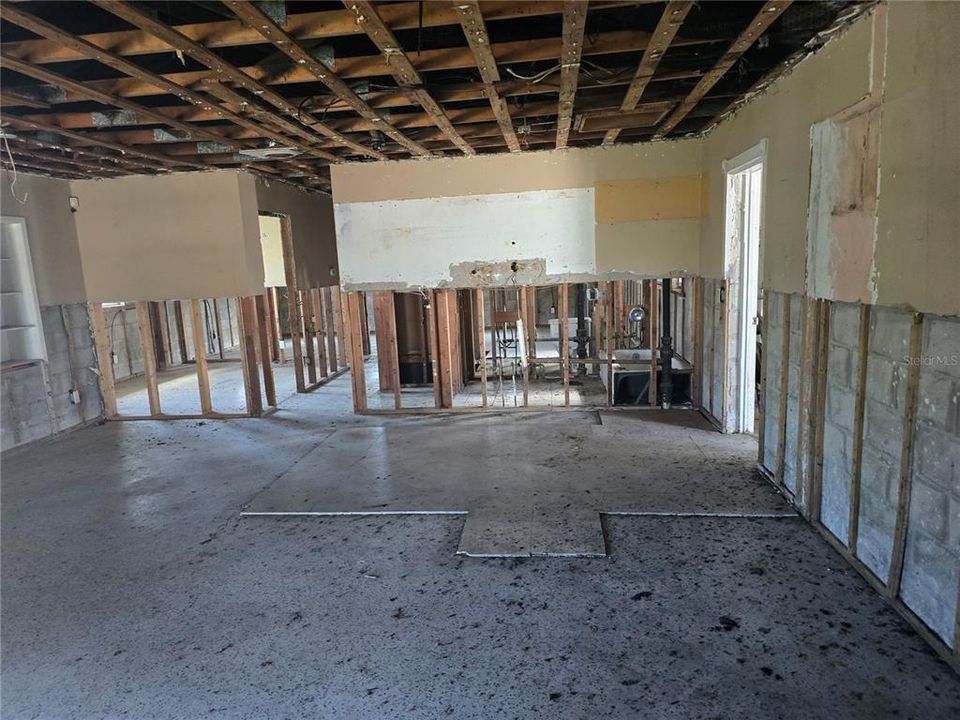 For Sale: $199,900 (3 beds, 2 baths, 1412 Square Feet)