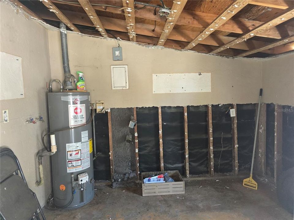 For Sale: $199,900 (3 beds, 2 baths, 1412 Square Feet)