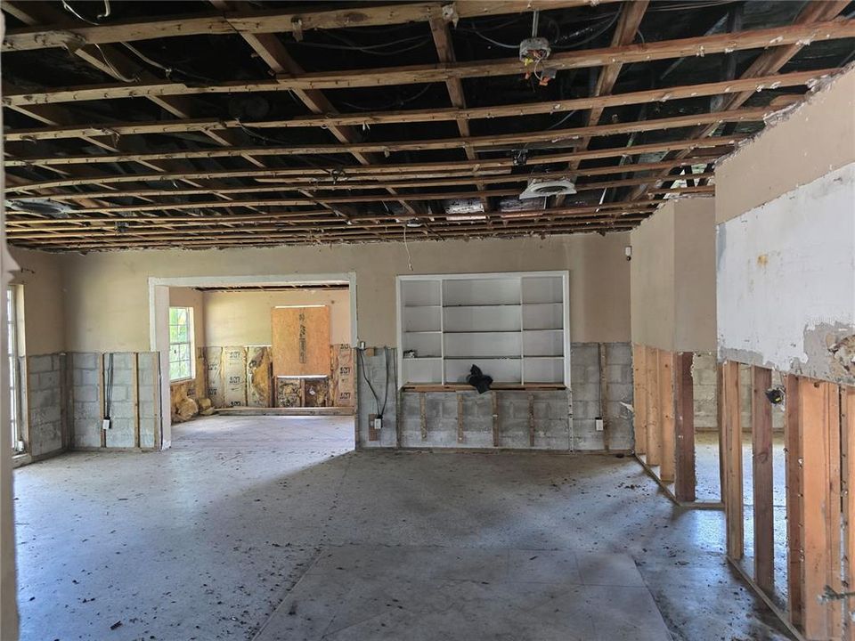 For Sale: $199,900 (3 beds, 2 baths, 1412 Square Feet)