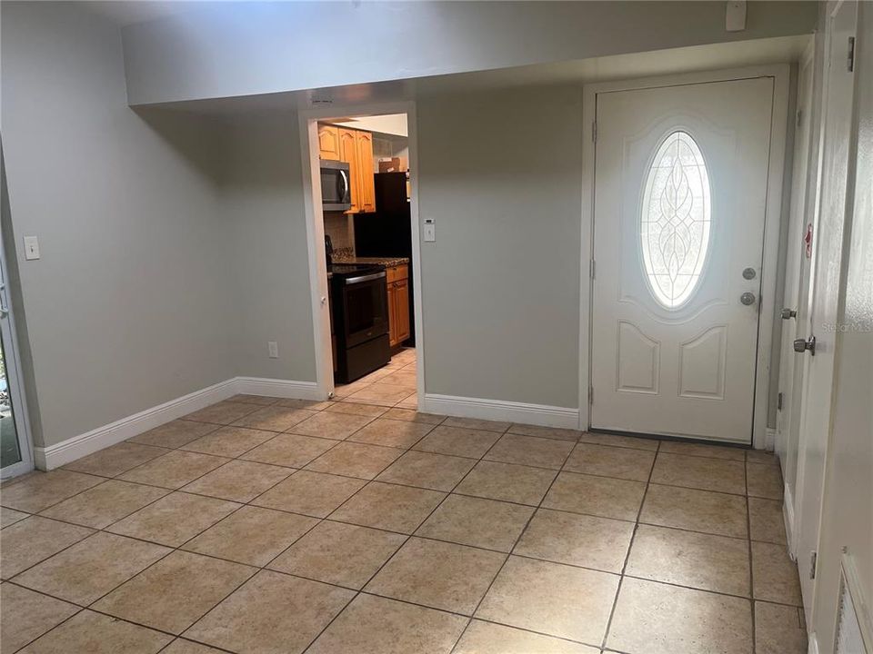 For Rent: $2,350 (3 beds, 2 baths, 1443 Square Feet)