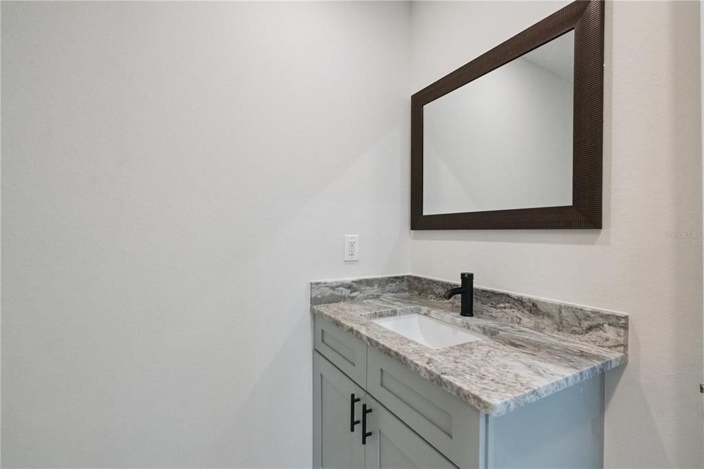 En Venta: $399,900 (4 camas, 4 baños, 2230 Pies cuadrados)
