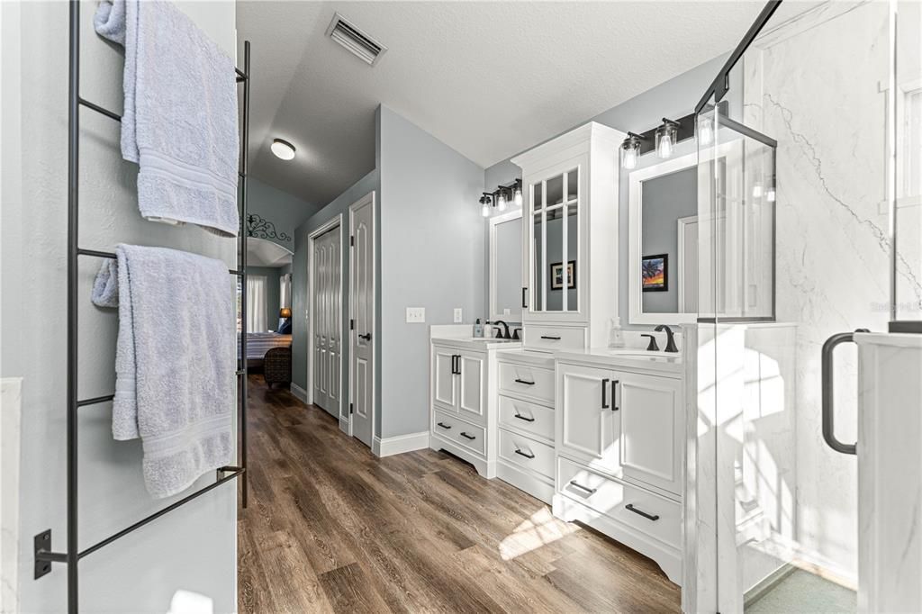 For Sale: $555,000 (4 beds, 2 baths, 2076 Square Feet)
