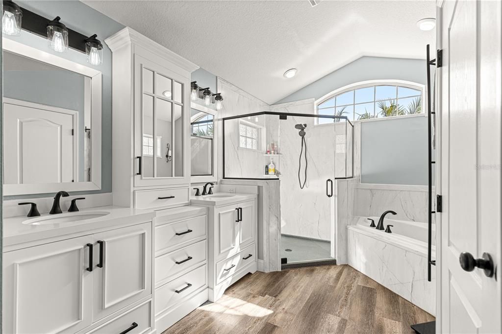 For Sale: $555,000 (4 beds, 2 baths, 2076 Square Feet)