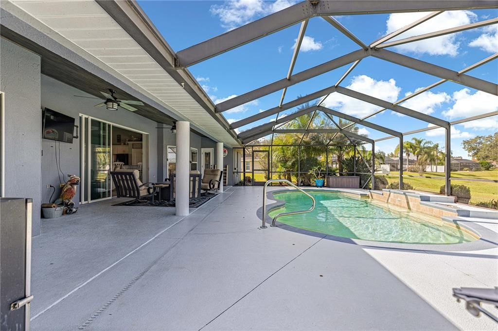 For Sale: $555,000 (4 beds, 2 baths, 2076 Square Feet)