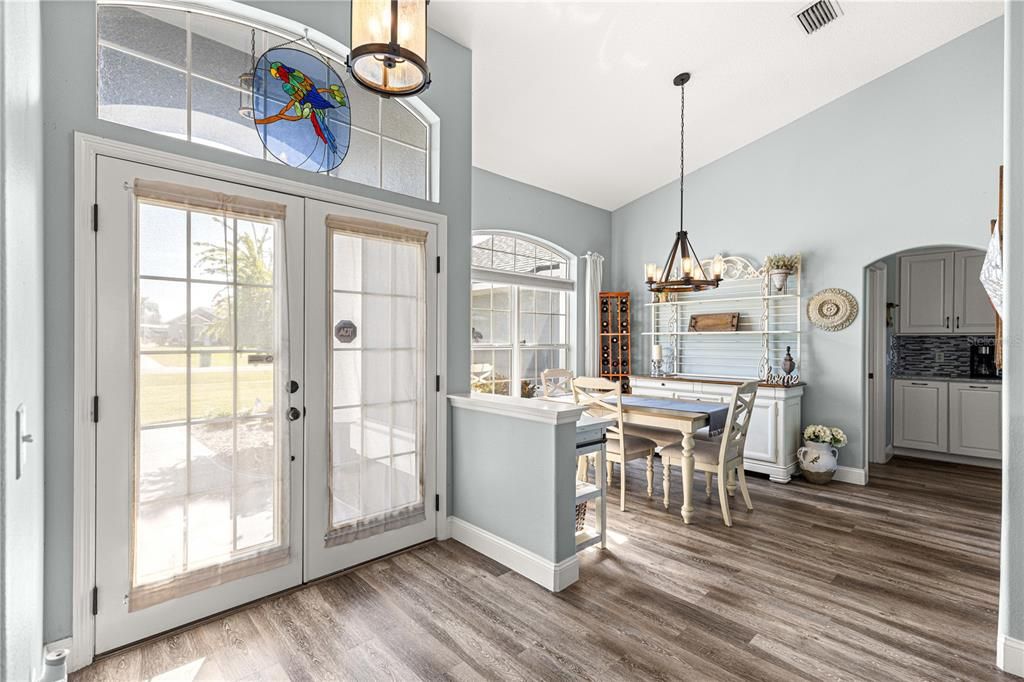 For Sale: $555,000 (4 beds, 2 baths, 2076 Square Feet)