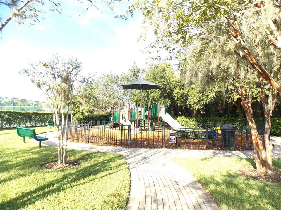 En Venta: $560,000 (4 camas, 2 baños, 2596 Pies cuadrados)