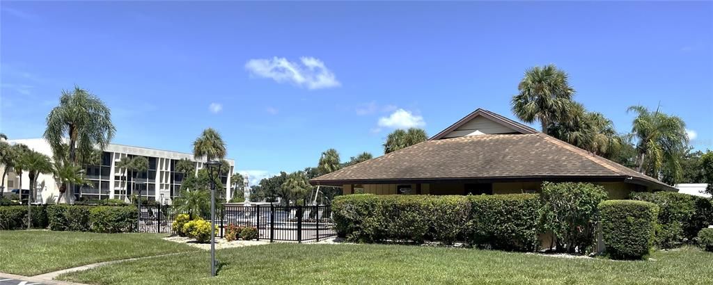 For Sale: $125,000 (2 beds, 2 baths, 1178 Square Feet)