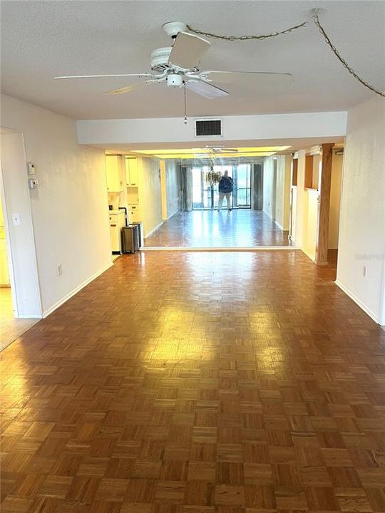For Sale: $125,000 (2 beds, 2 baths, 1178 Square Feet)