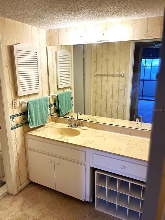 For Sale: $125,000 (2 beds, 2 baths, 1178 Square Feet)