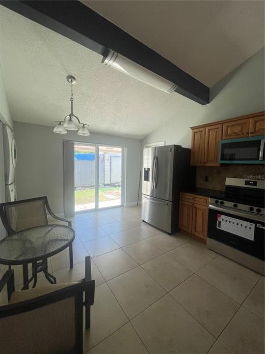 For Rent: $2,300 (3 beds, 2 baths, 1076 Square Feet)