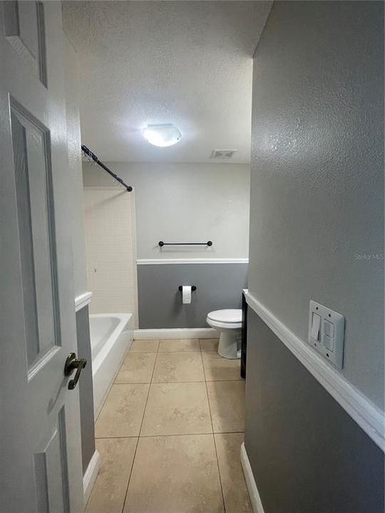 For Rent: $2,300 (3 beds, 2 baths, 1076 Square Feet)