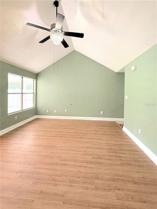For Sale: $319,000 (3 beds, 2 baths, 1221 Square Feet)