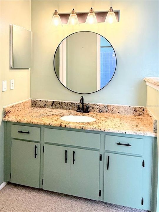 For Sale: $319,000 (3 beds, 2 baths, 1221 Square Feet)