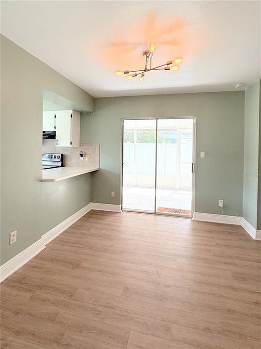 For Sale: $319,000 (3 beds, 2 baths, 1221 Square Feet)