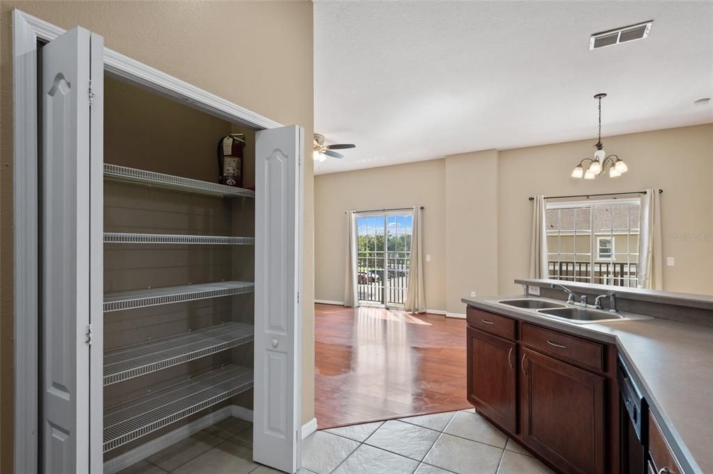 For Sale: $205,000 (2 beds, 2 baths, 1259 Square Feet)