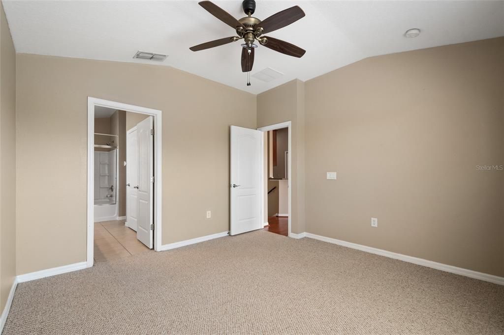 For Sale: $205,000 (2 beds, 2 baths, 1259 Square Feet)