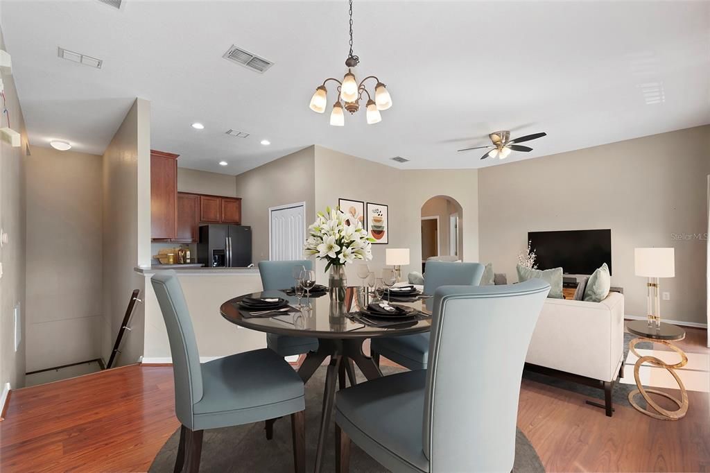 For Sale: $205,000 (2 beds, 2 baths, 1259 Square Feet)