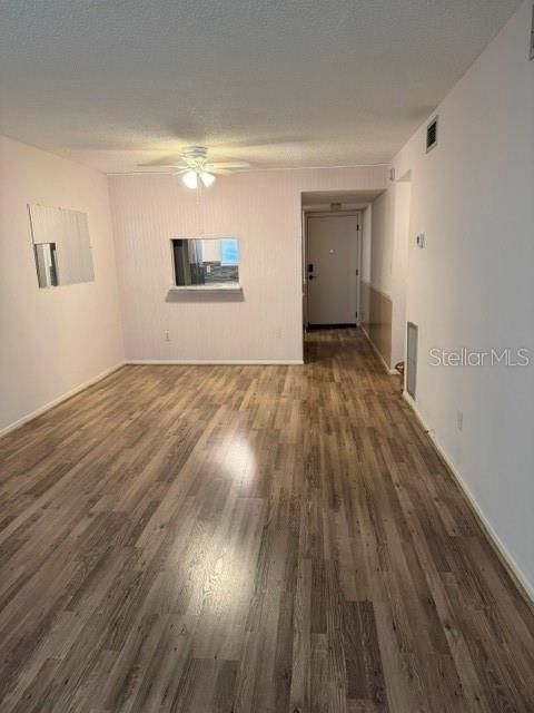 En Venta: $144,900 (2 camas, 2 baños, 800 Pies cuadrados)