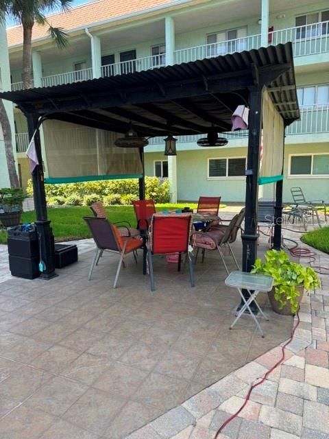 En Venta: $144,900 (2 camas, 2 baños, 800 Pies cuadrados)