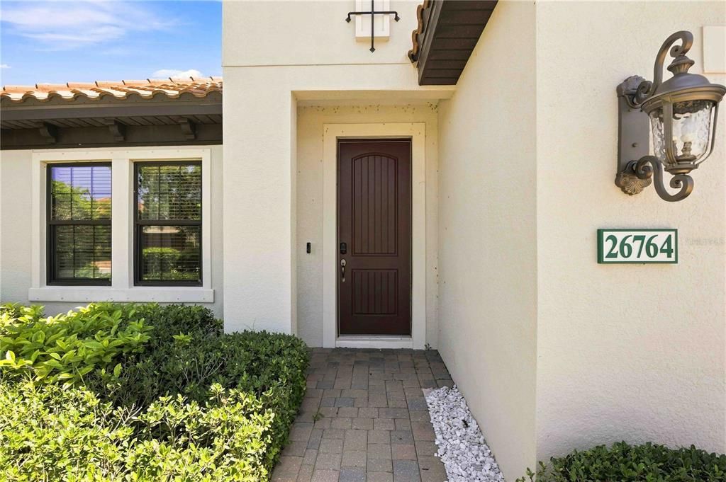 For Sale: $450,000 (3 beds, 2 baths, 1812 Square Feet)