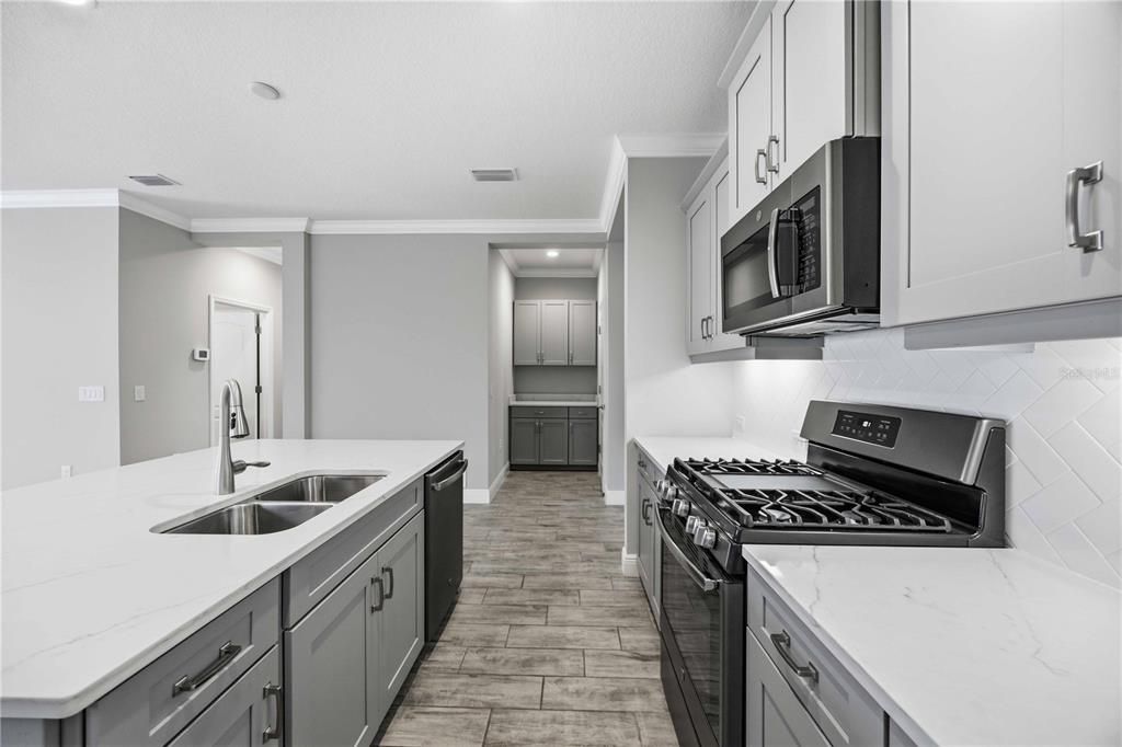 For Sale: $450,000 (3 beds, 2 baths, 1812 Square Feet)