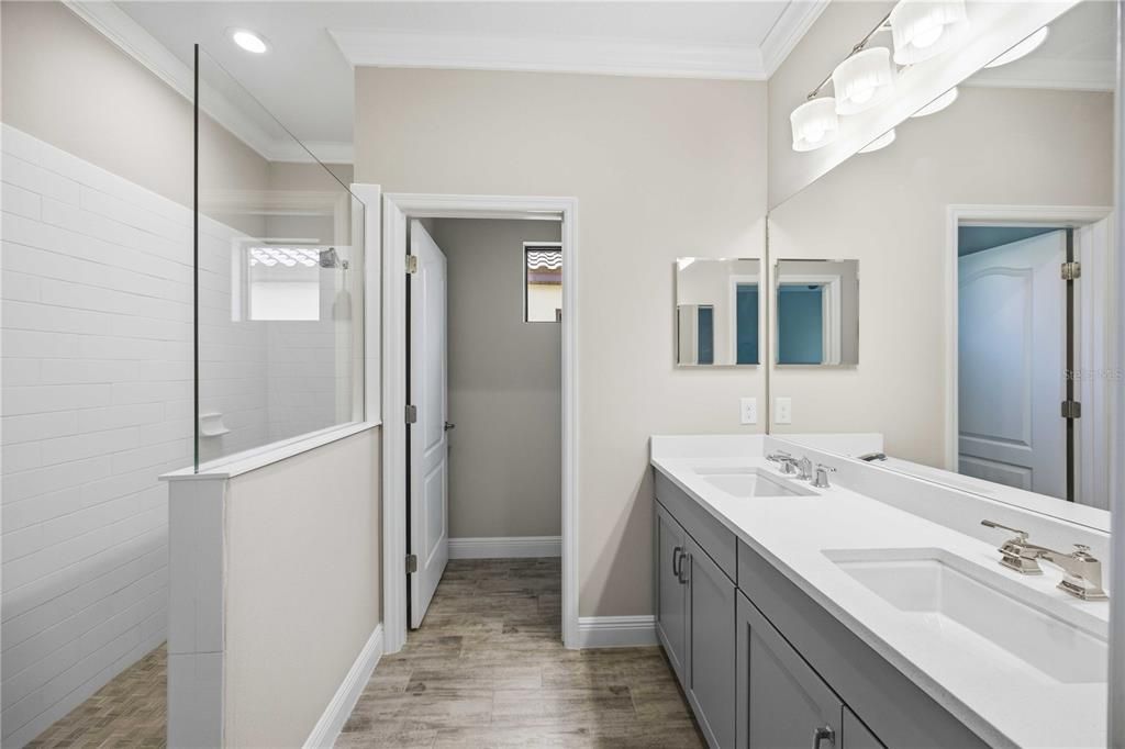 For Sale: $450,000 (3 beds, 2 baths, 1812 Square Feet)