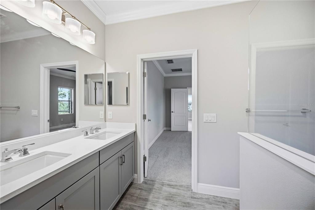 For Sale: $450,000 (3 beds, 2 baths, 1812 Square Feet)