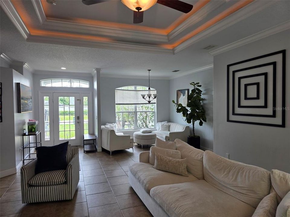 For Sale: $499,900 (3 beds, 2 baths, 1734 Square Feet)